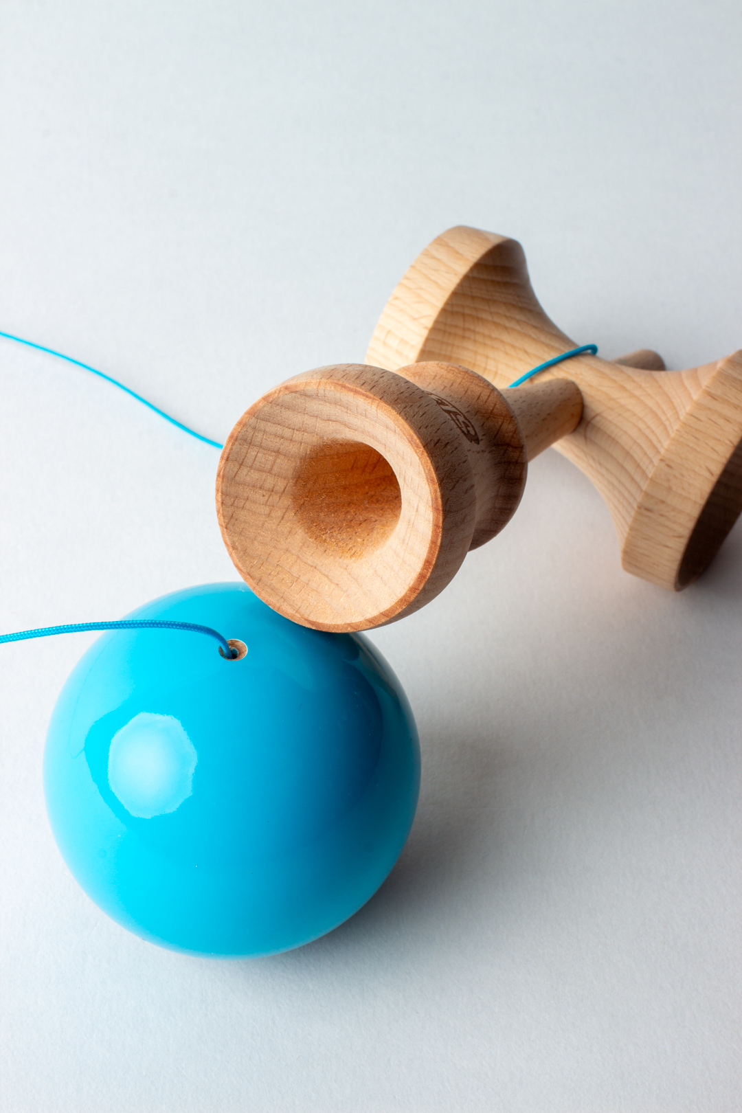 Joc de indemanare - Kendama Sweets Prime Radar Blue - Sweets Kendamas Joc de indemanare - Kendama Sweets Prime Radar Blue - Sweets Kendamas